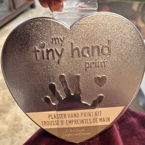 💕C.R. Gibson Silver Plaster Hand Print Kit
BUNDLE